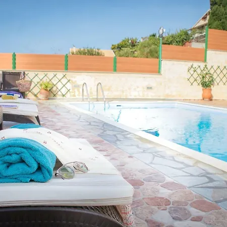 Aris Apartament *